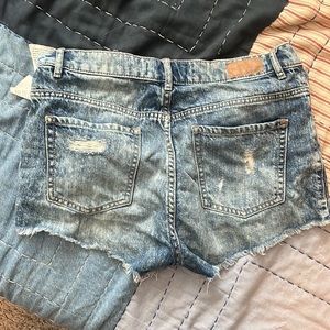 Garage size 3 high waist denim shorts